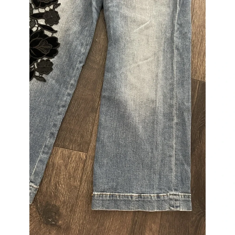 7 For All Mankind Jeans Womens 28 Medium Wash Cropped Alexa Embroidered Flowers - Picture 4 of 16